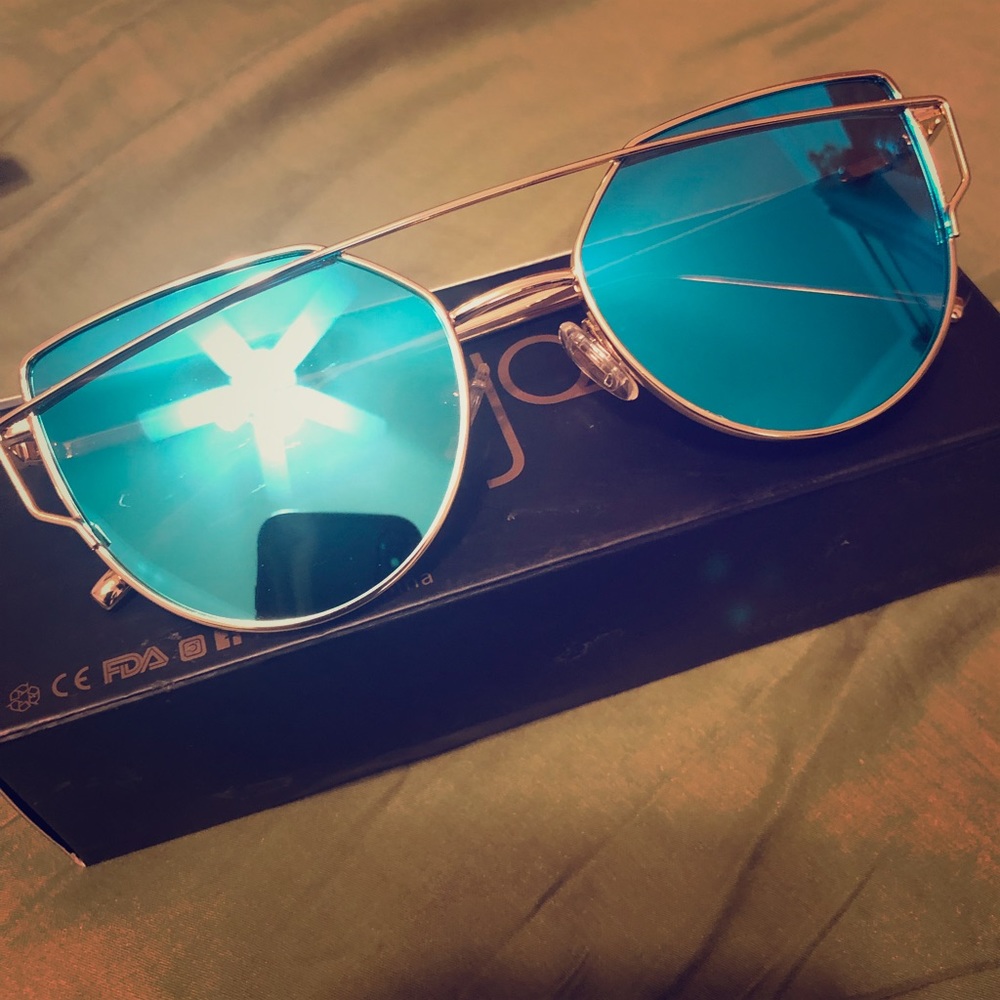 Sojo Sunglasses 🕶